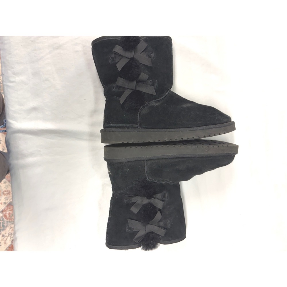 Koolaburra by UGG Victoria Short Black Suede Bow Boots 10W Cozy Fall Winter